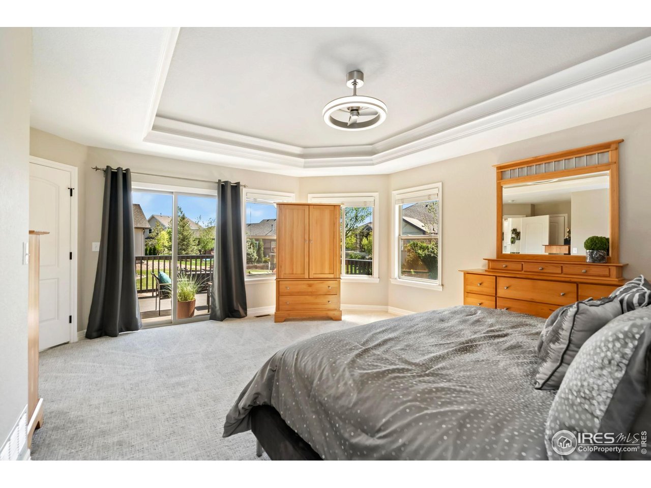 16 S Mountain View Dr