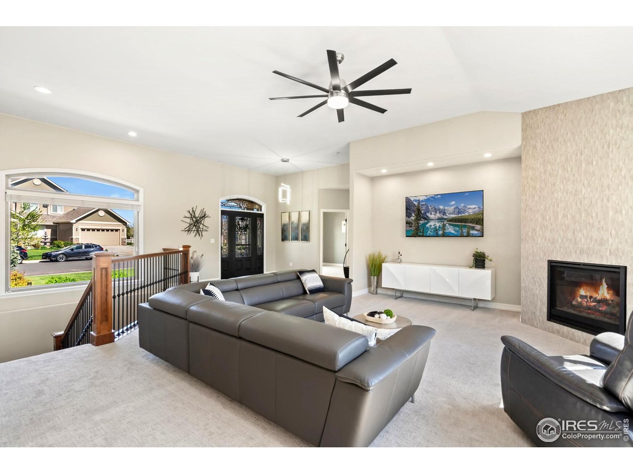 16 S Mountain View Dr