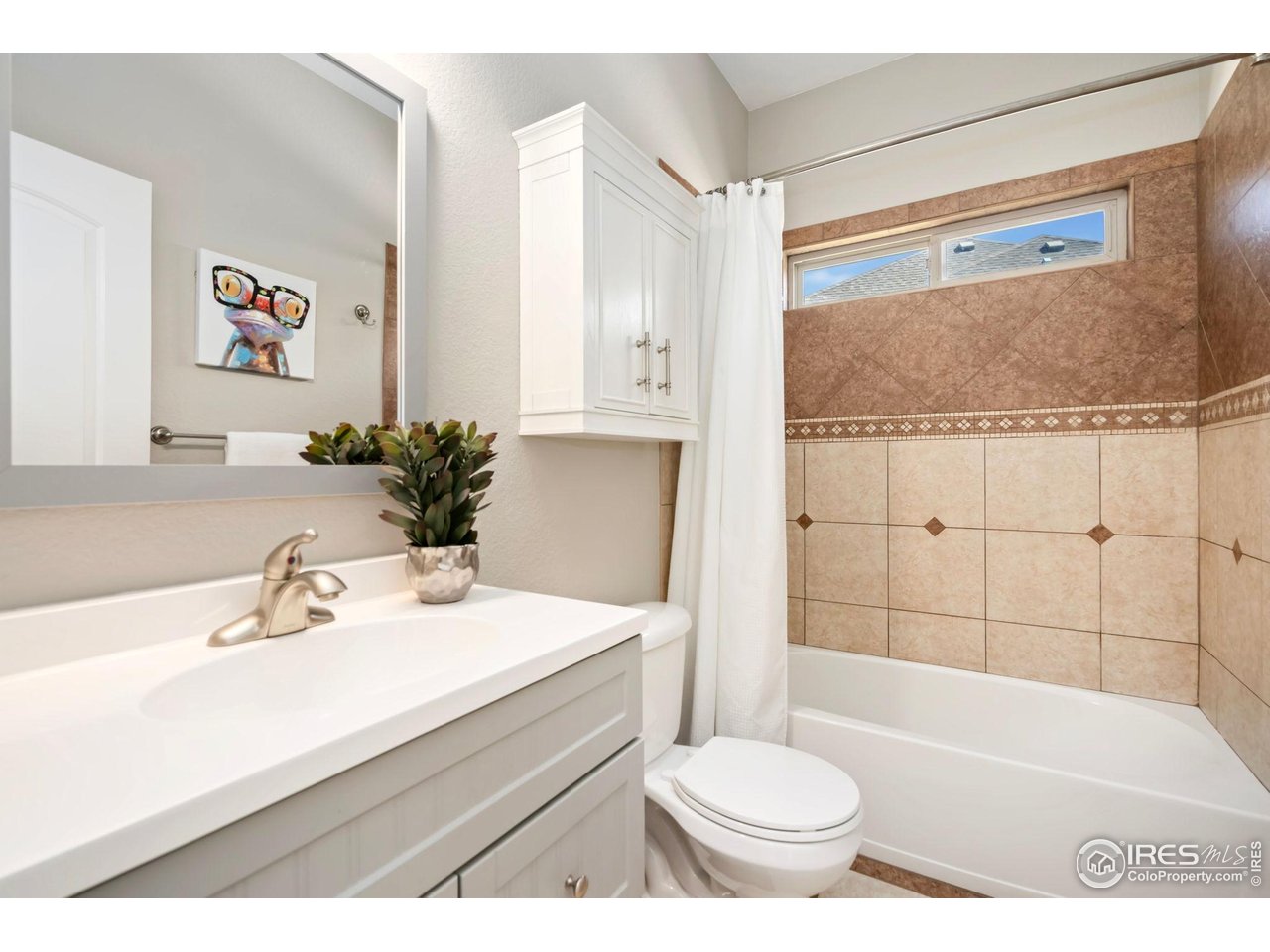 16 S Mountain View Dr