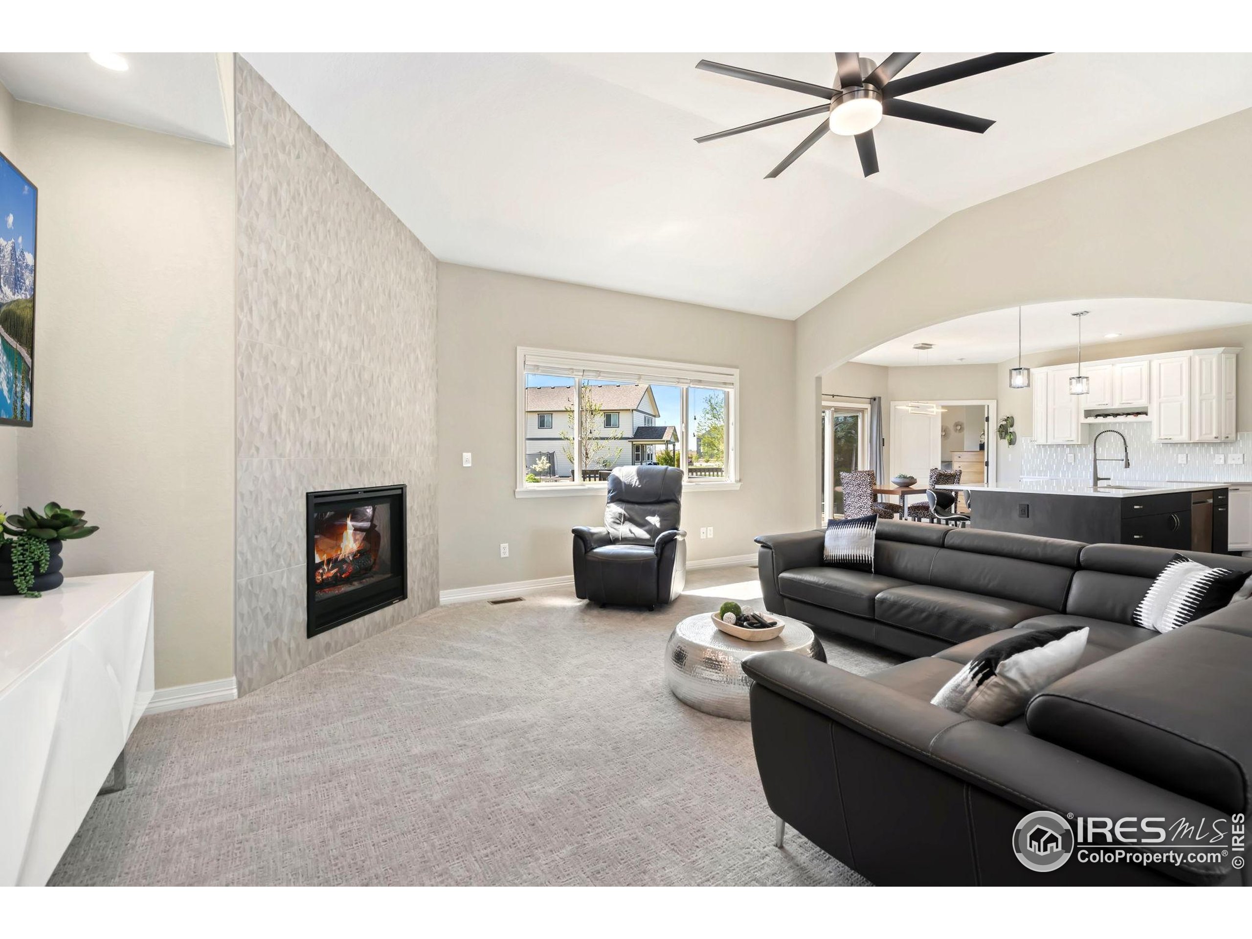 16 S Mountain View Dr