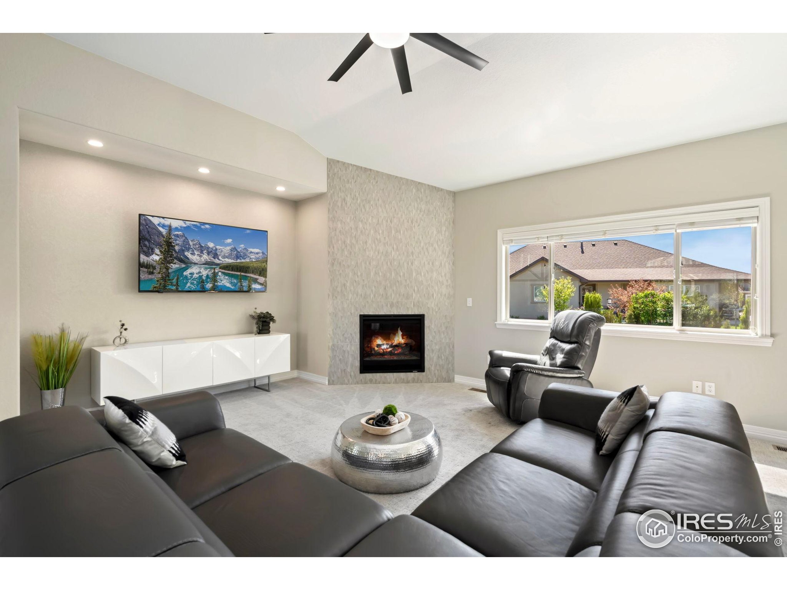 16 S Mountain View Dr