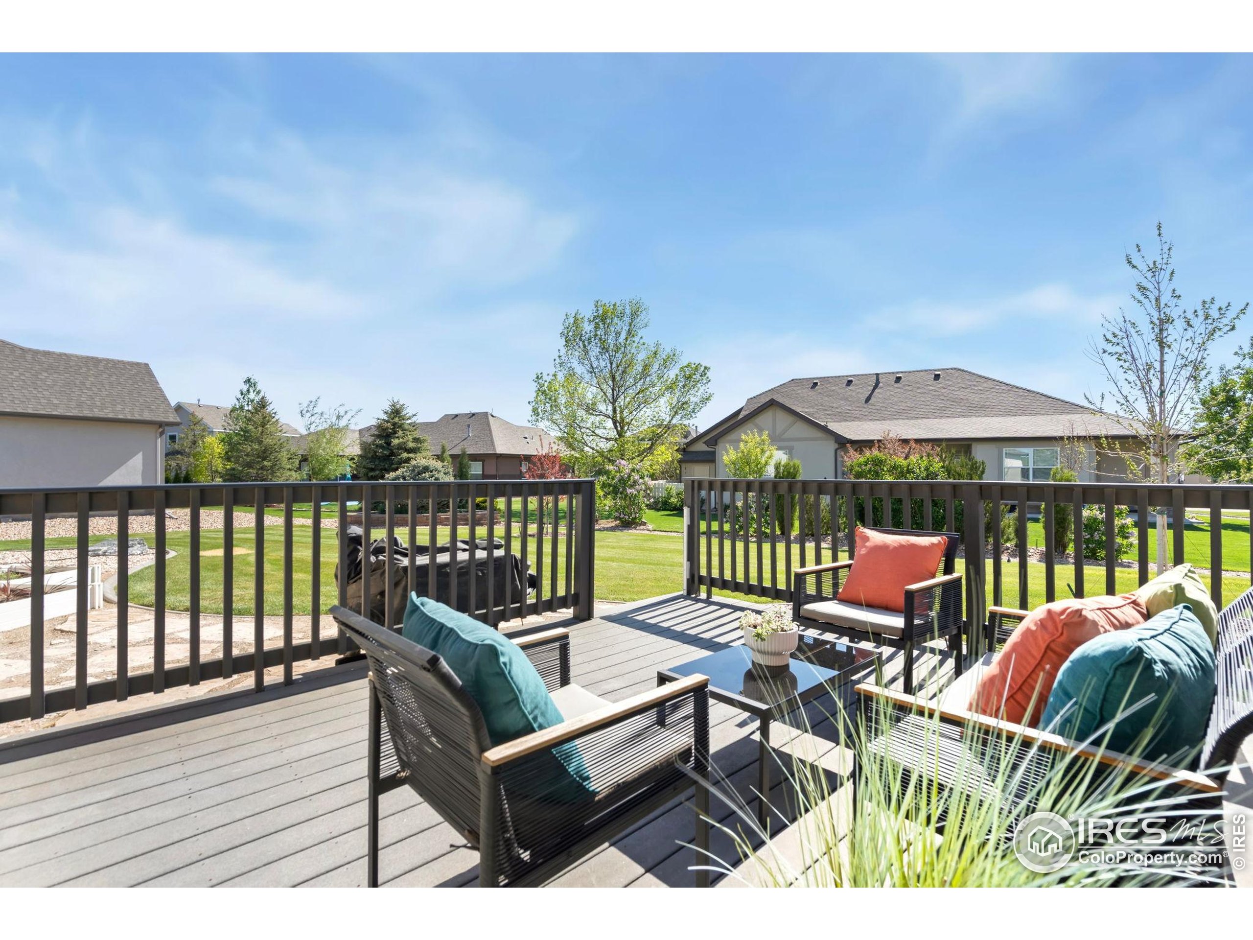 16 S Mountain View Dr