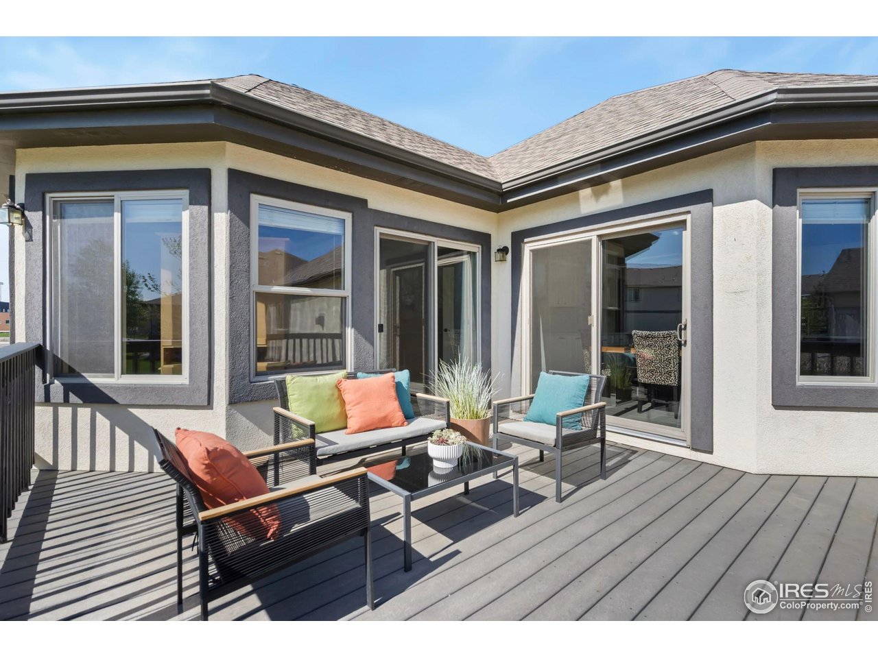 16 S Mountain View Dr