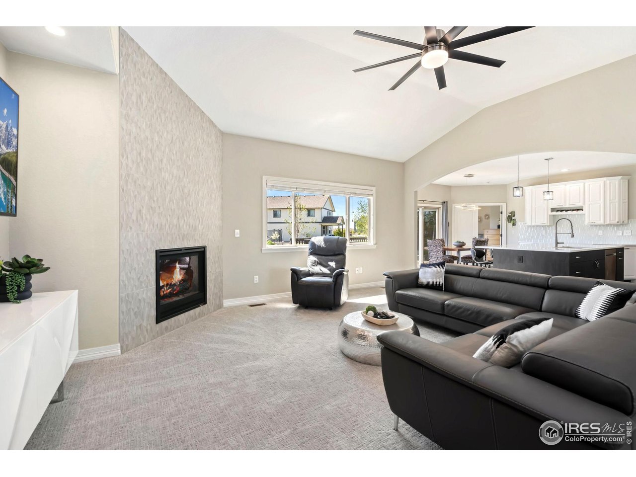 16 S Mountain View Dr