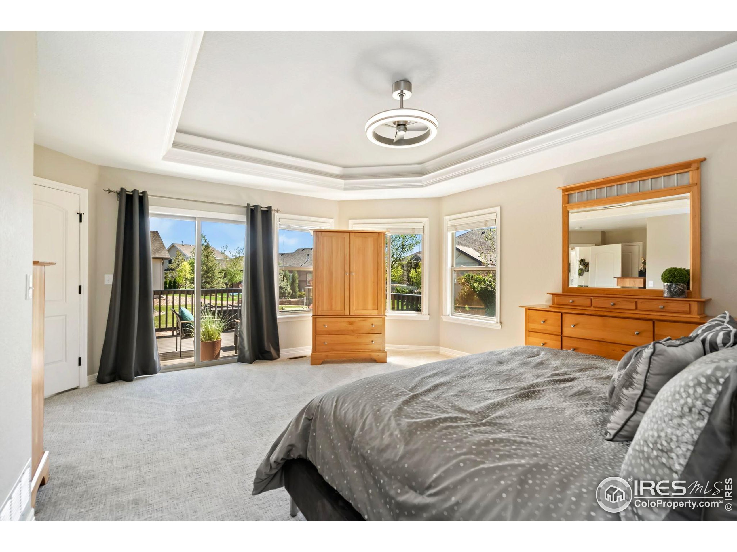 16 S Mountain View Dr