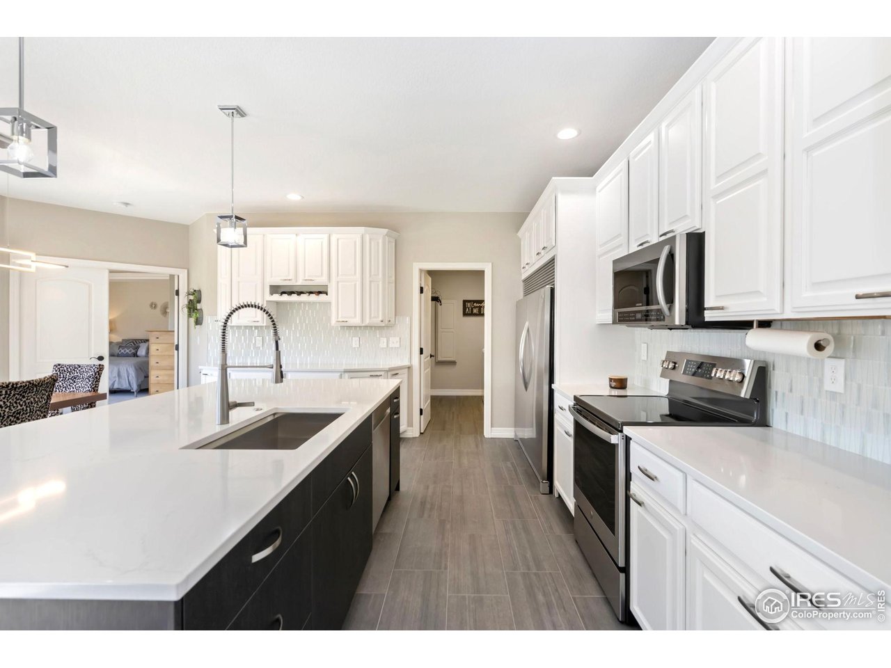 16 S Mountain View Dr