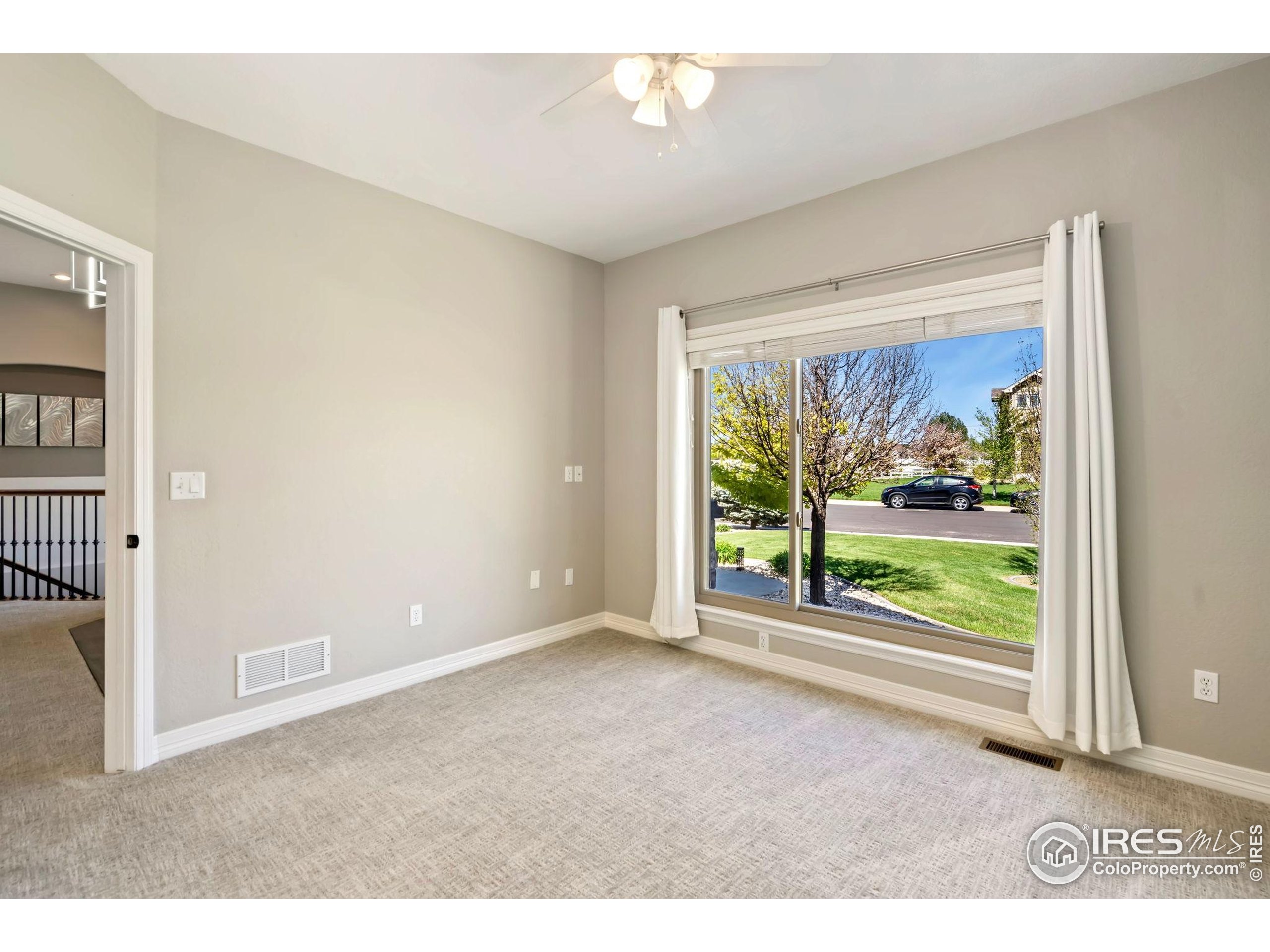 16 S Mountain View Dr