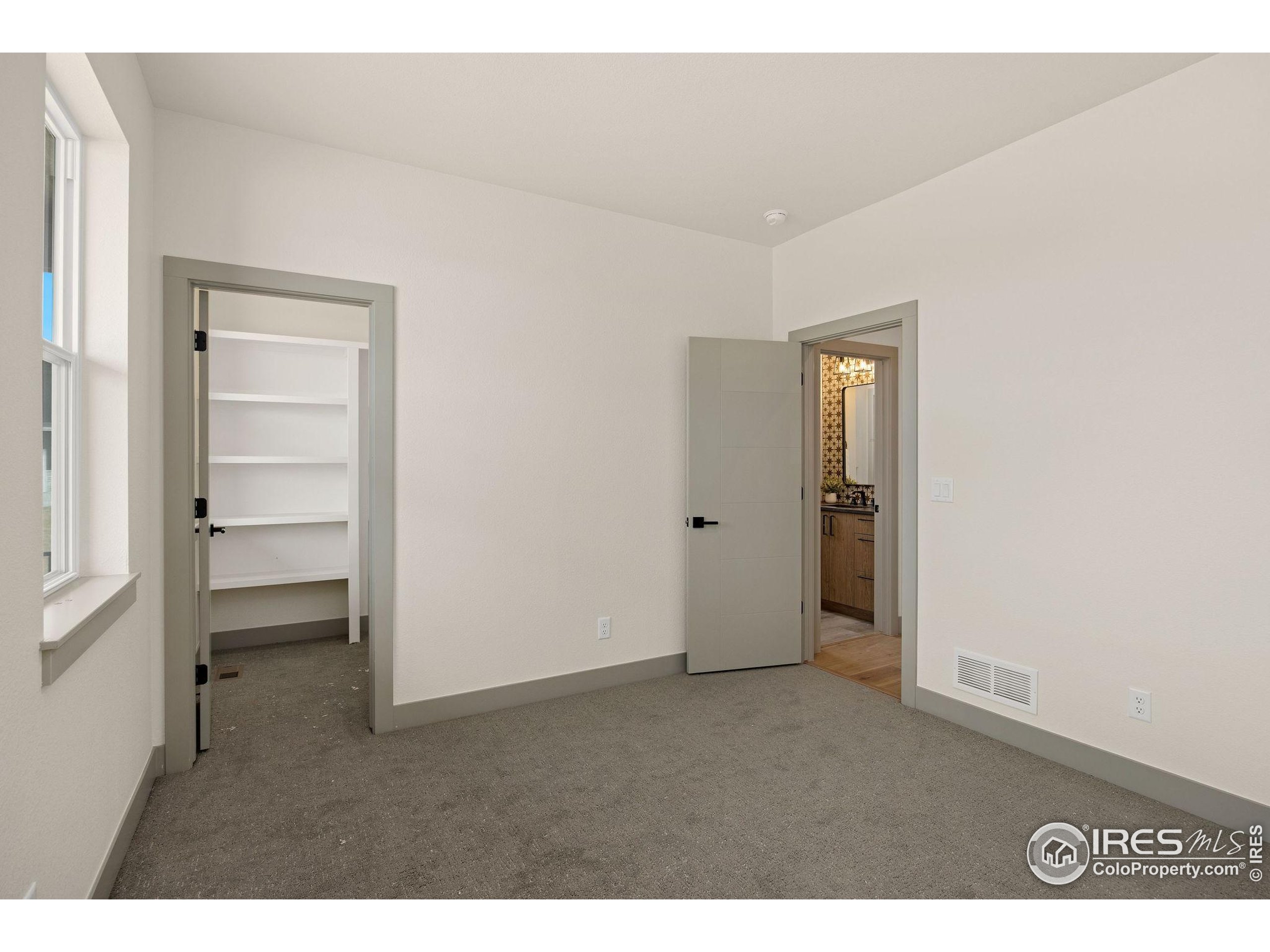 5016 Prairie Lark Ln