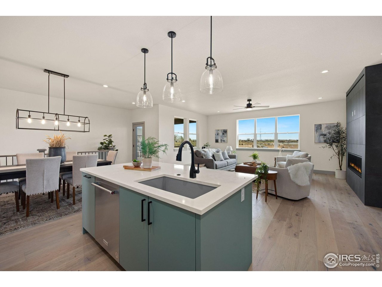 5016 Prairie Lark Ln