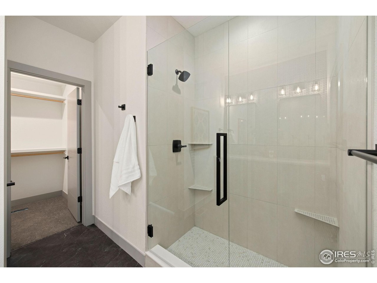 5016 Prairie Lark Ln