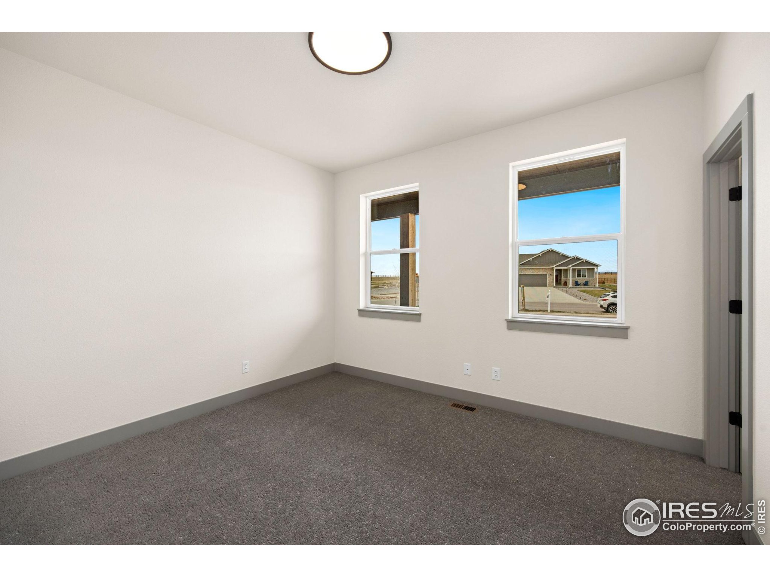 5016 Prairie Lark Ln