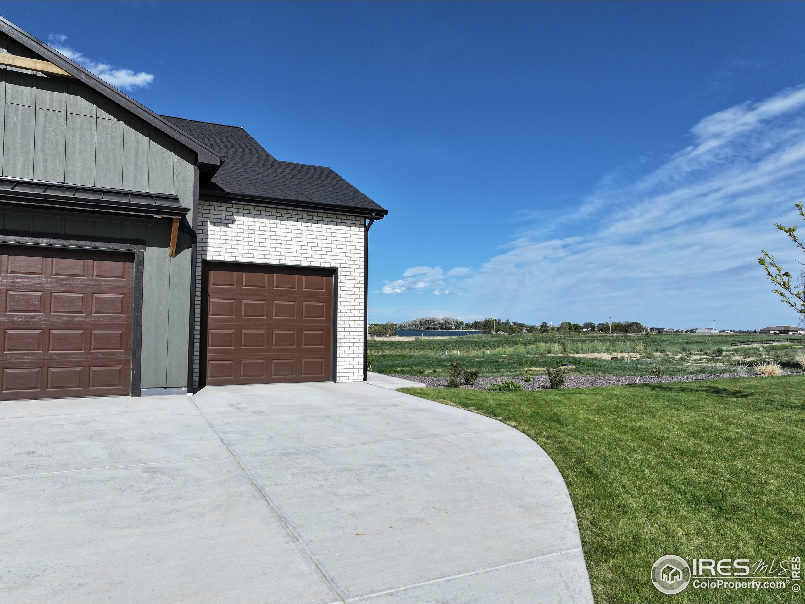 5016 Prairie Lark Ln