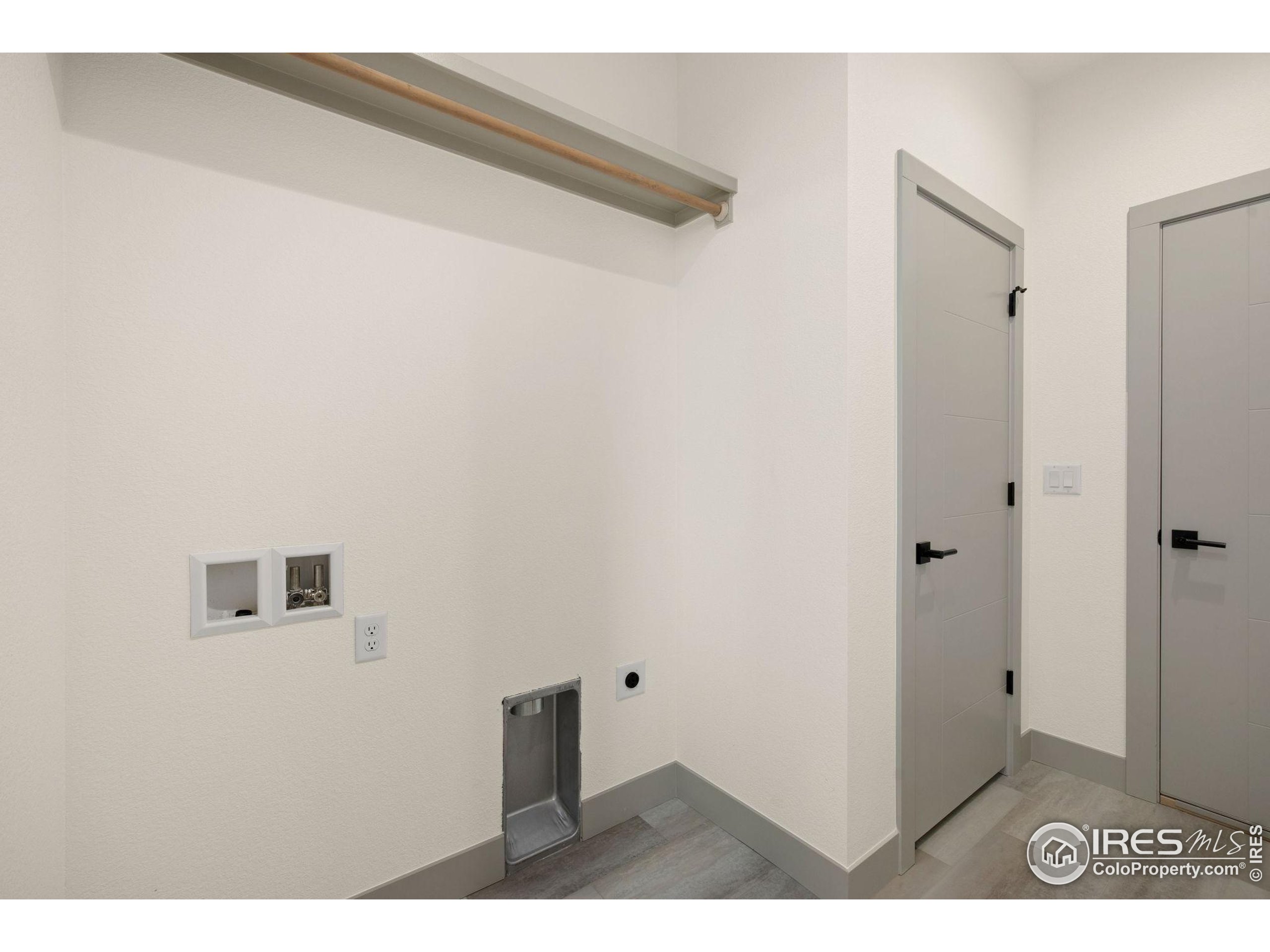 5016 Prairie Lark Ln