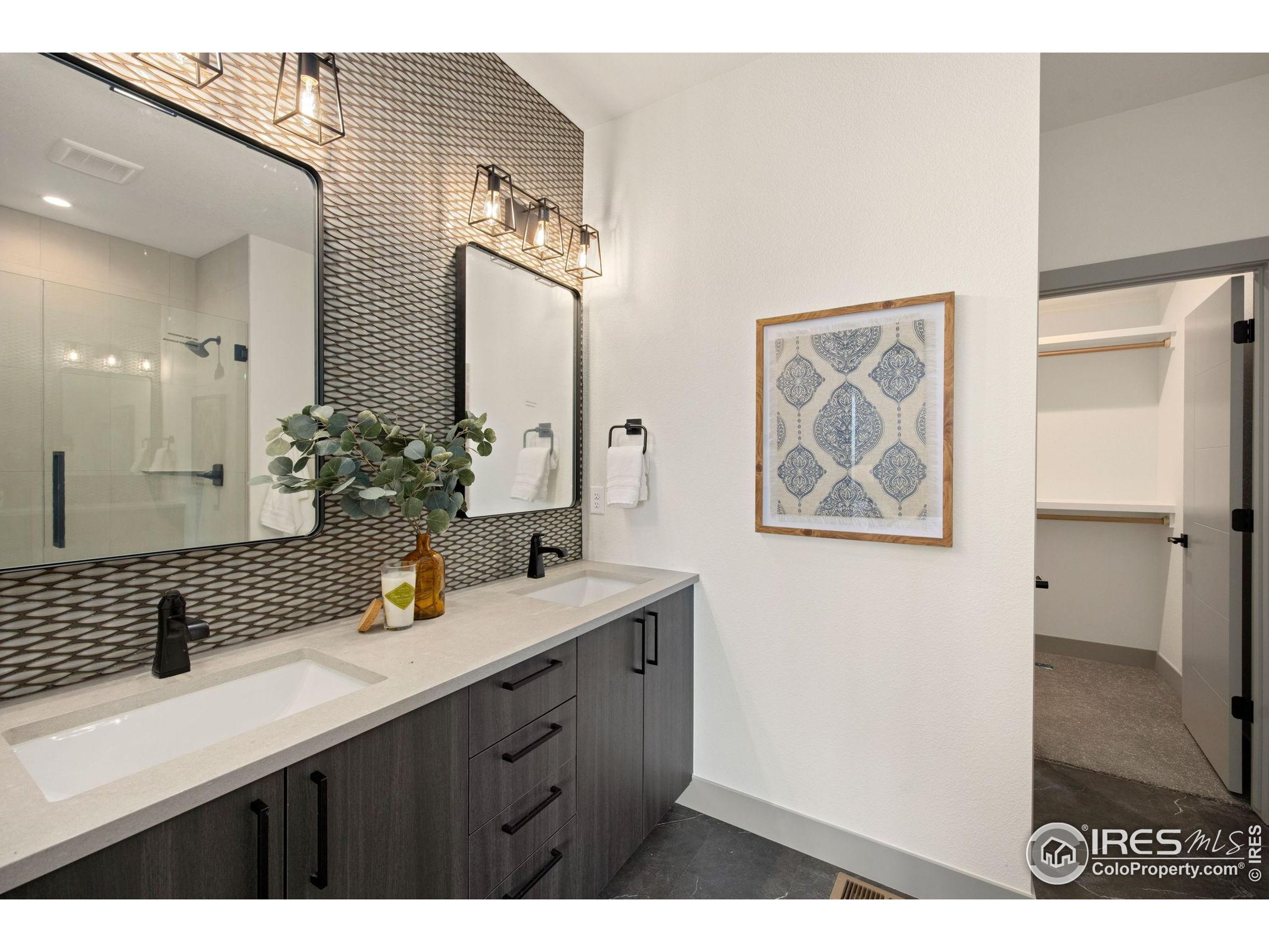 5016 Prairie Lark Ln