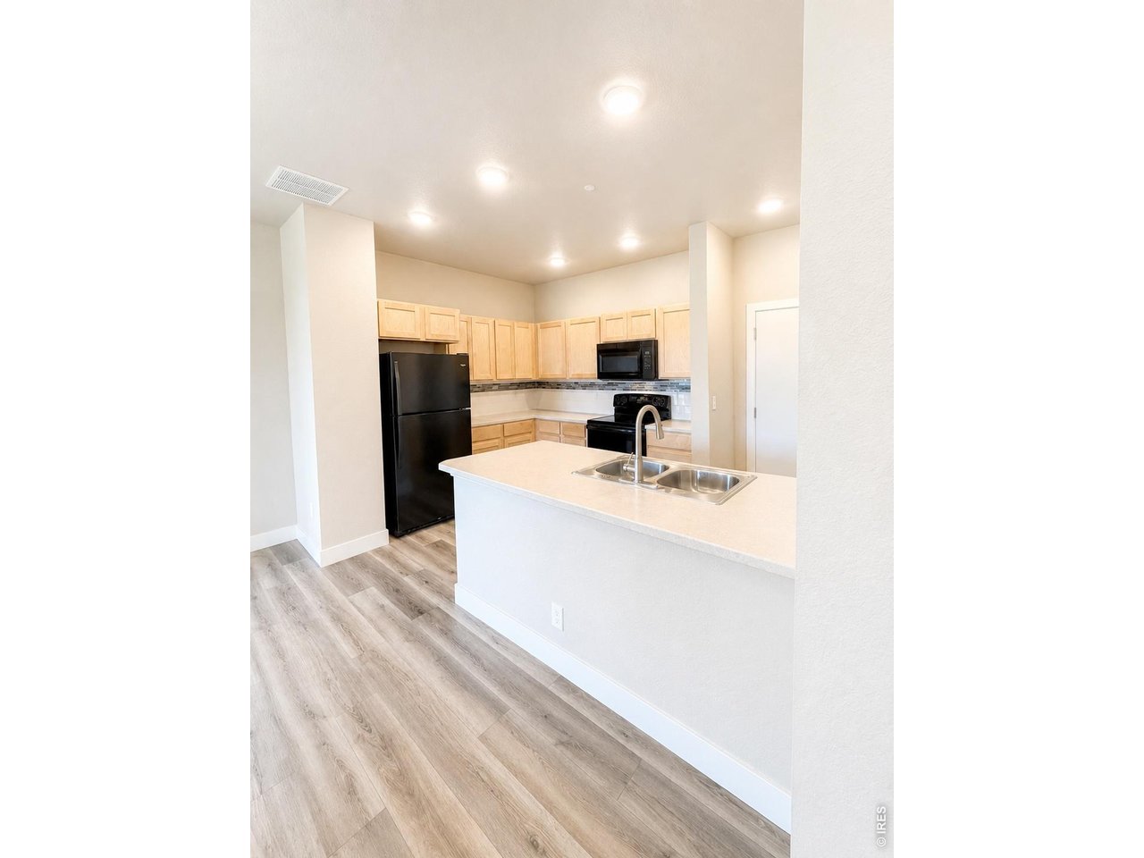 6939 4th St Rd 1