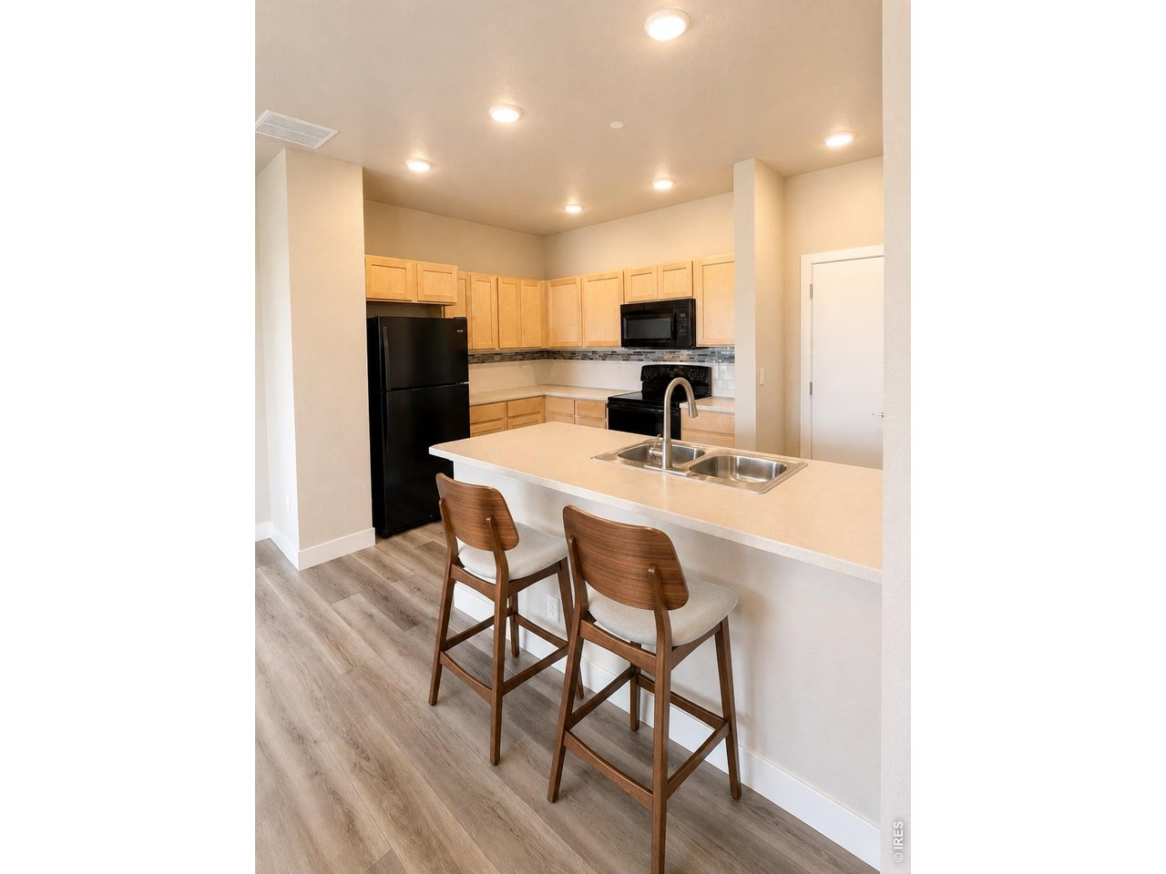 6939 4th Street Rd 1