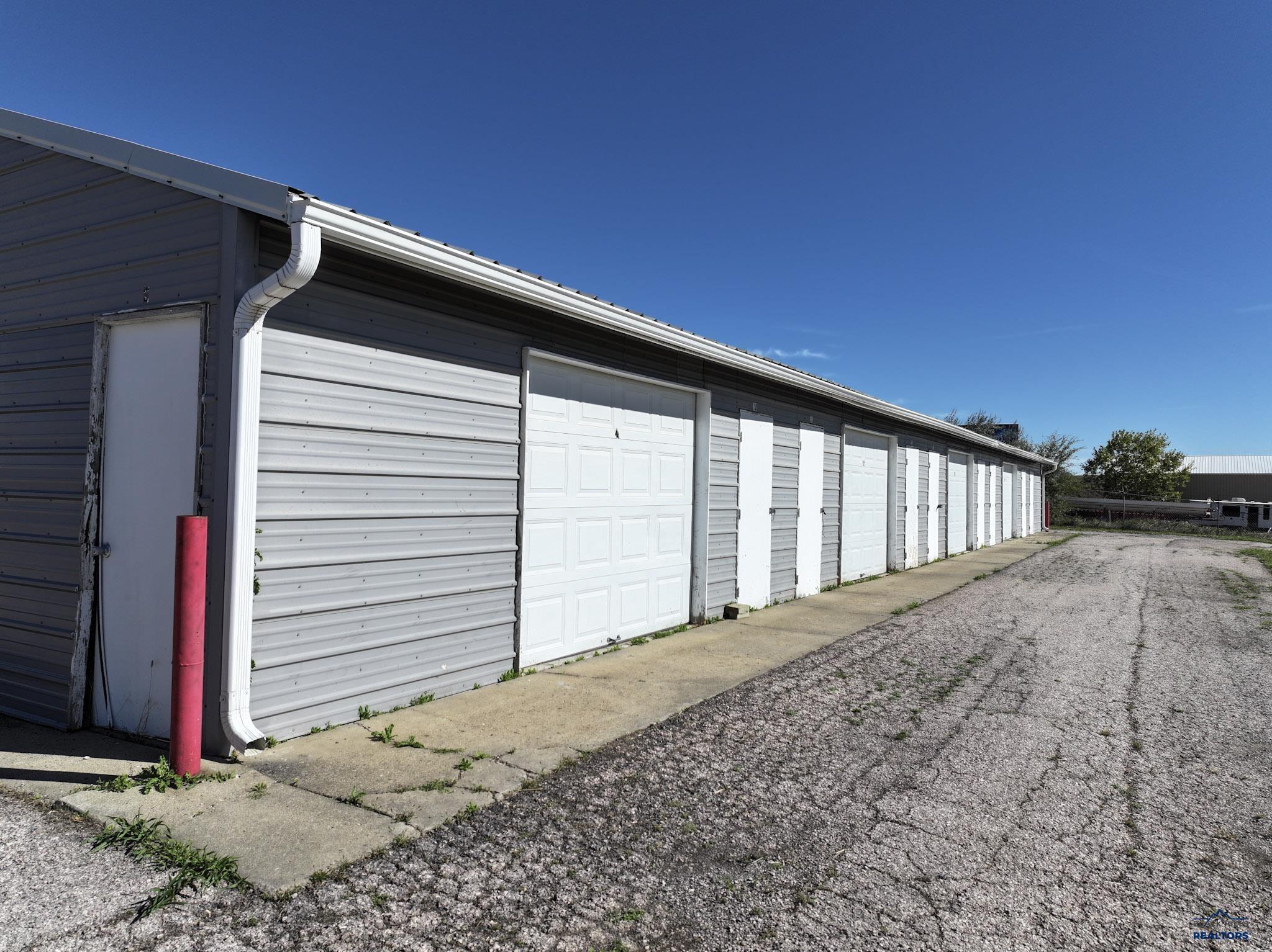 200 DOUGLAS RD