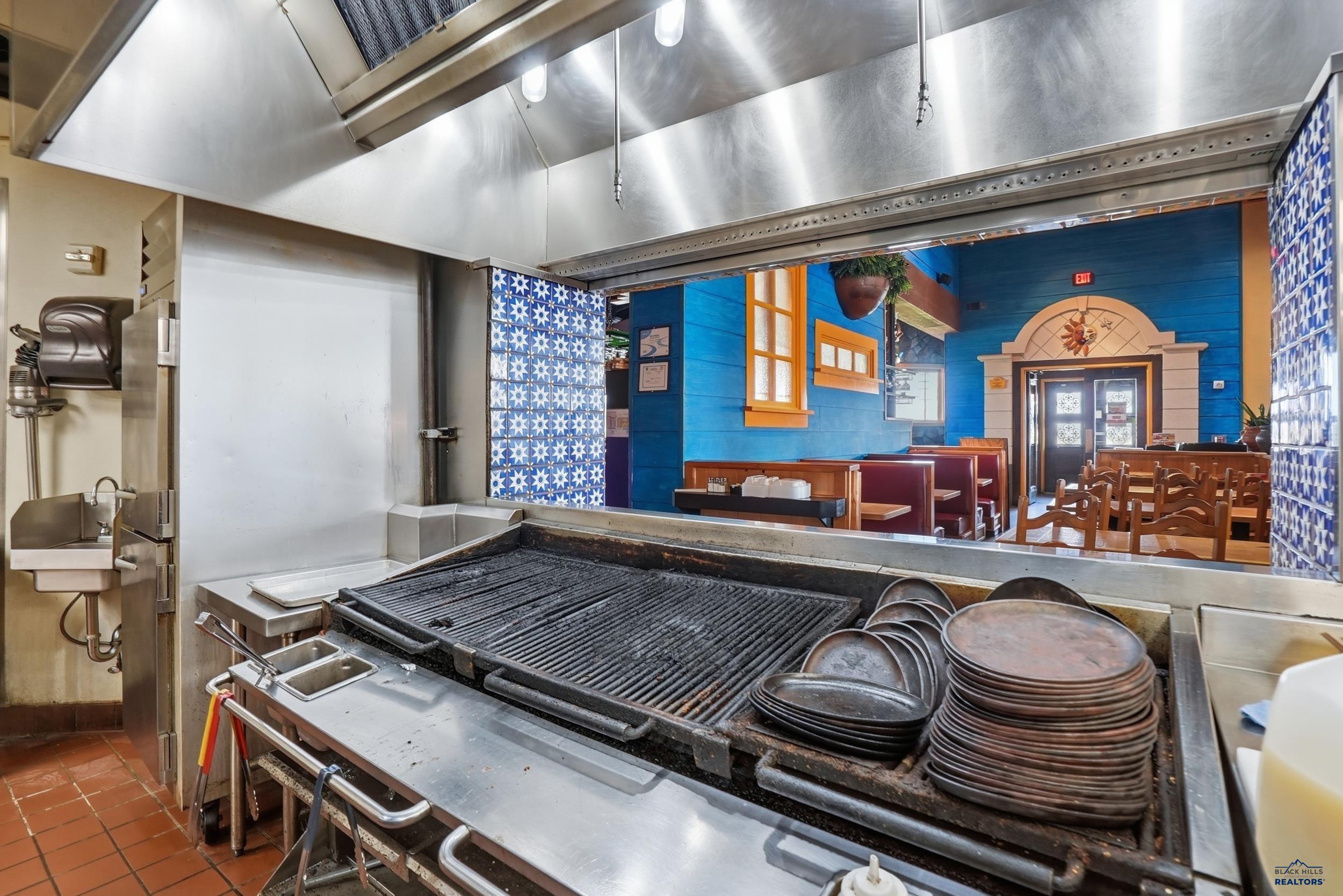1331 E NORTH