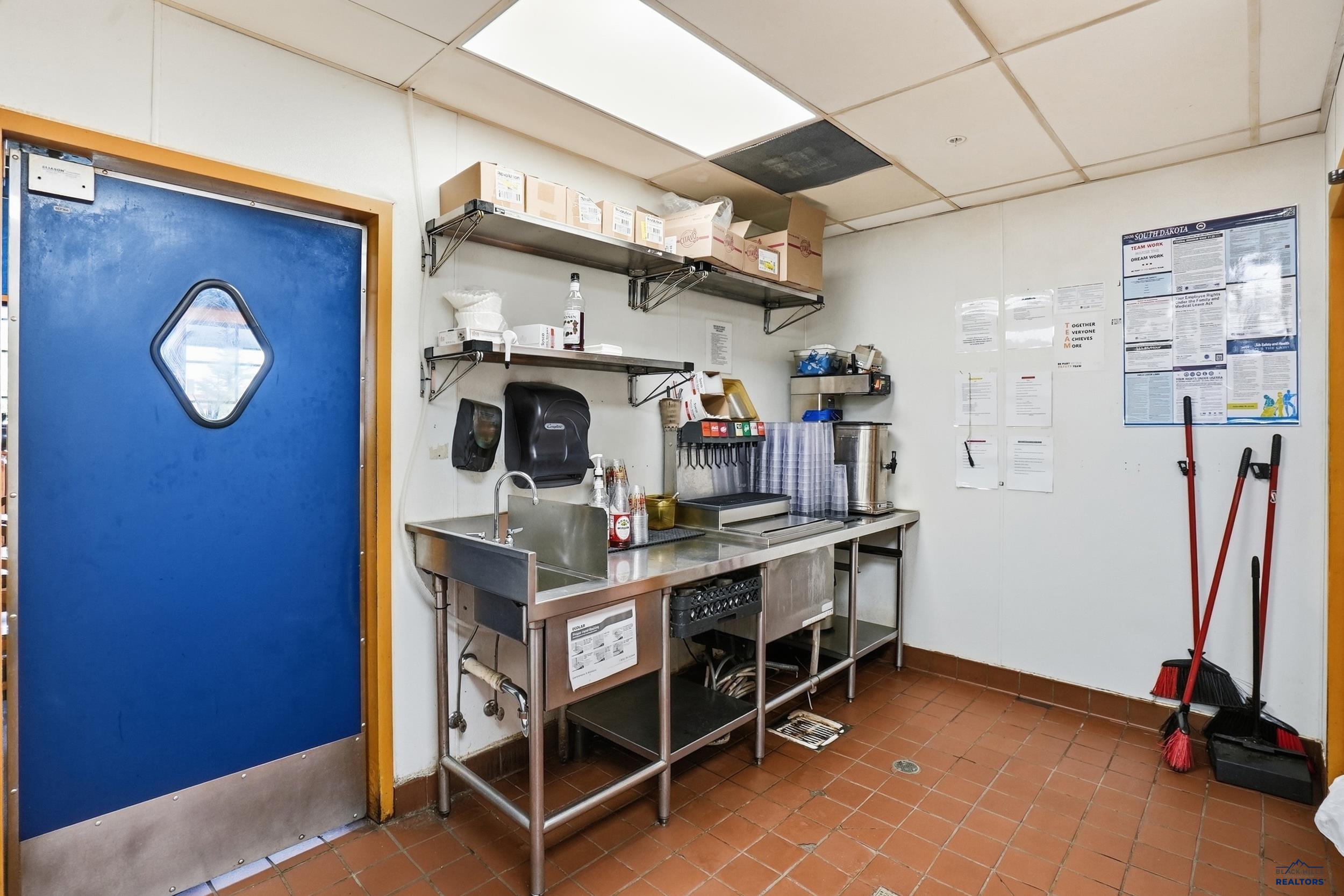 1331 E NORTH