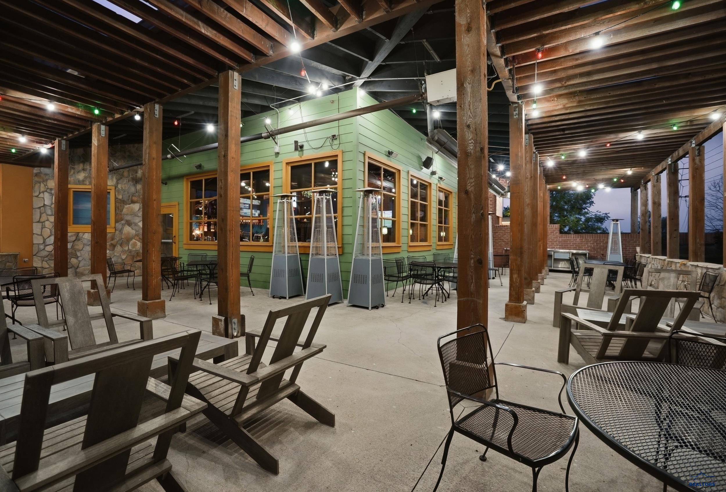 1331 E NORTH