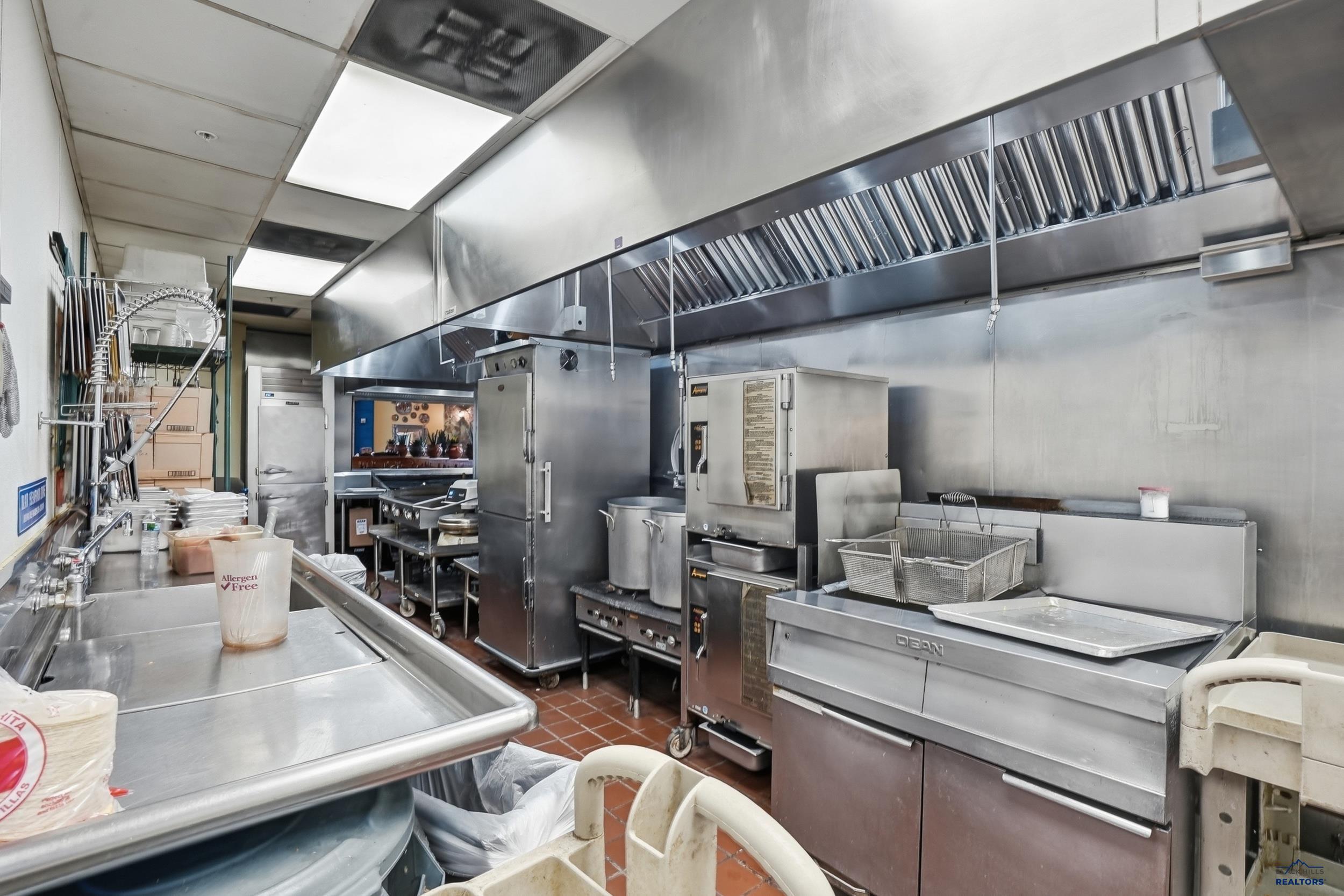 1331 E NORTH