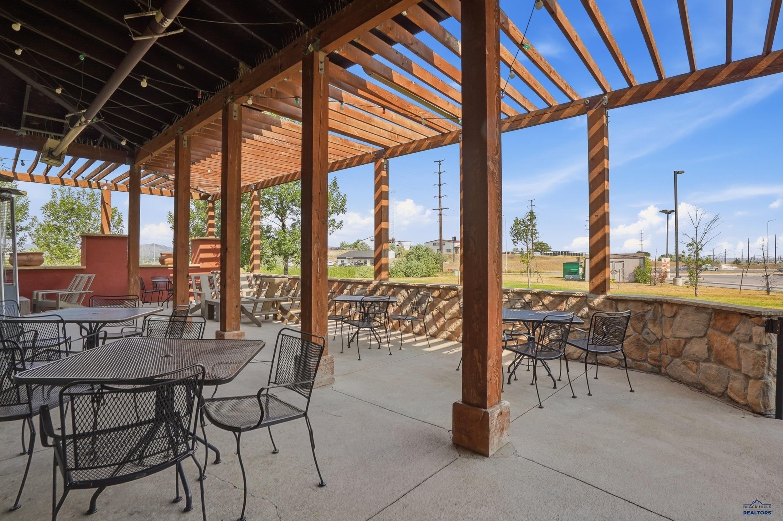 1331 E NORTH