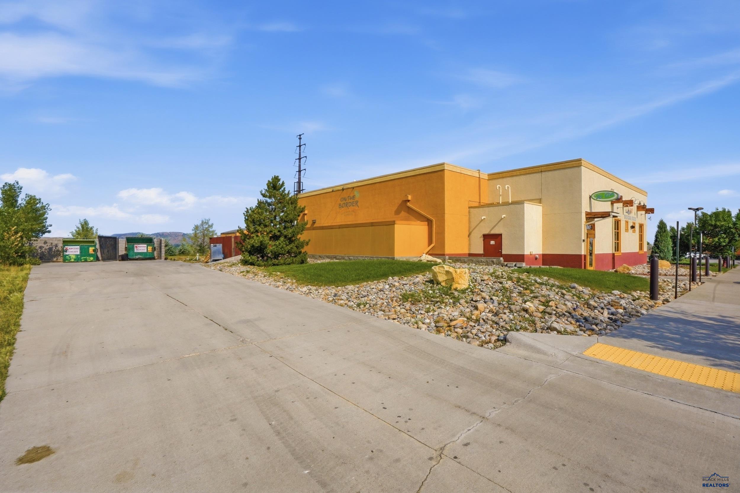 1331 E NORTH