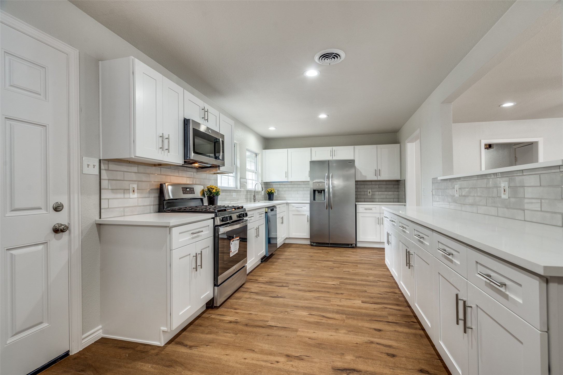 213 E Ridgewood