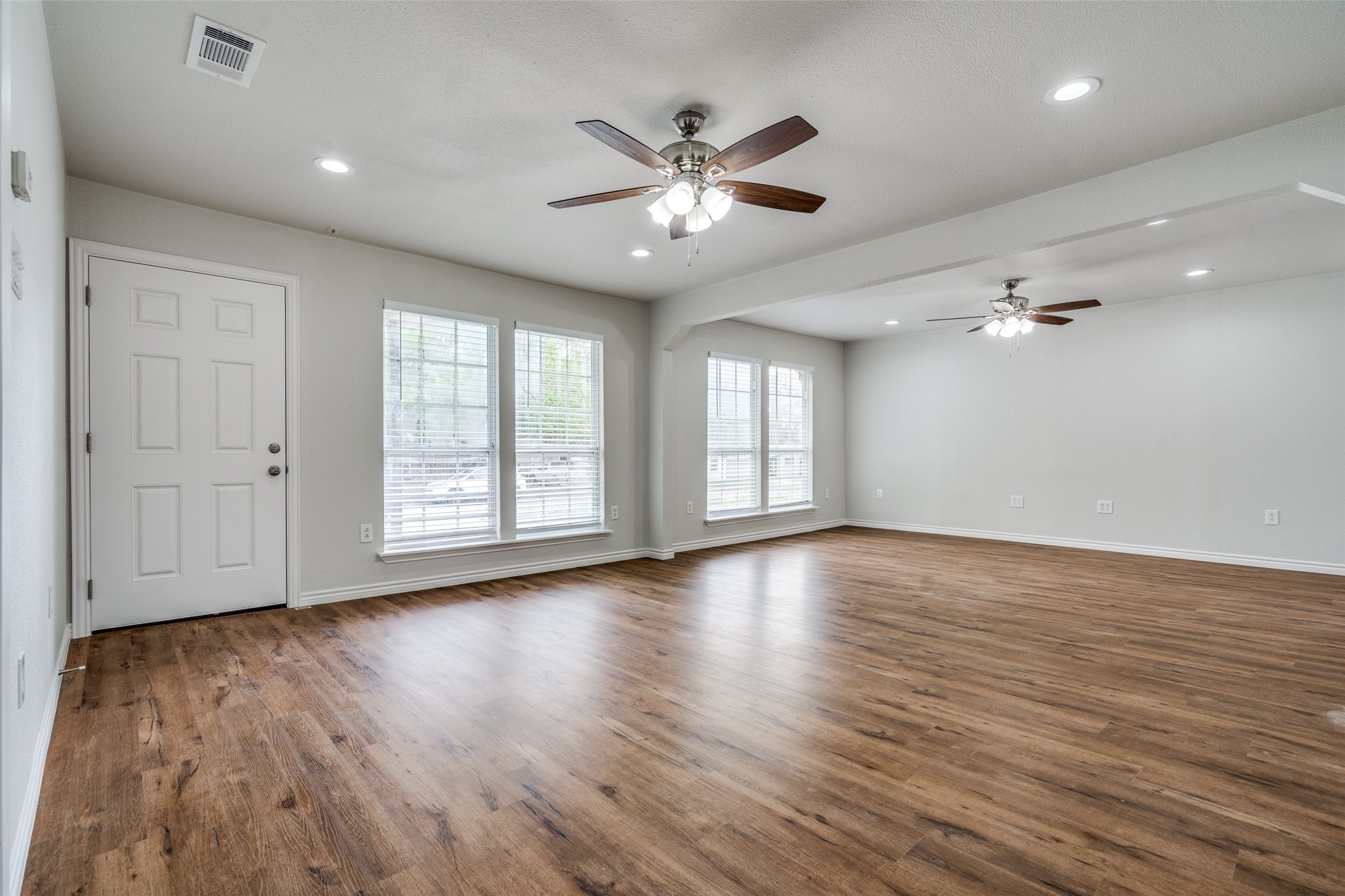 213 E Ridgewood