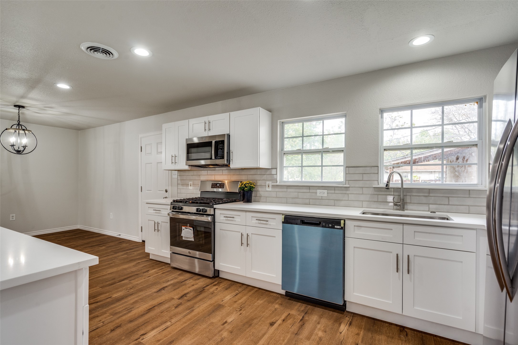 213 E Ridgewood