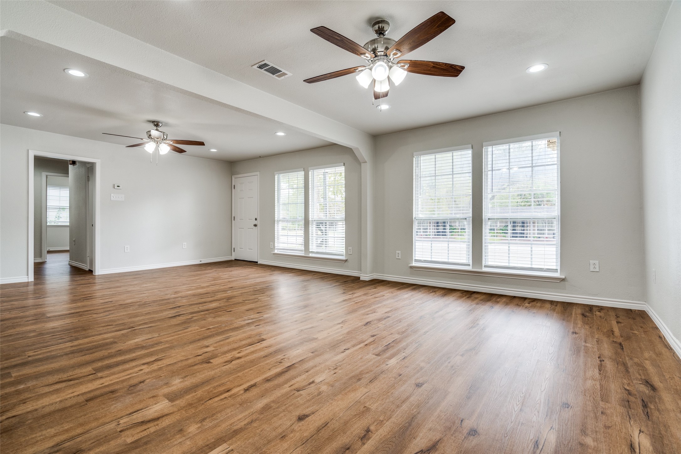 213 E Ridgewood