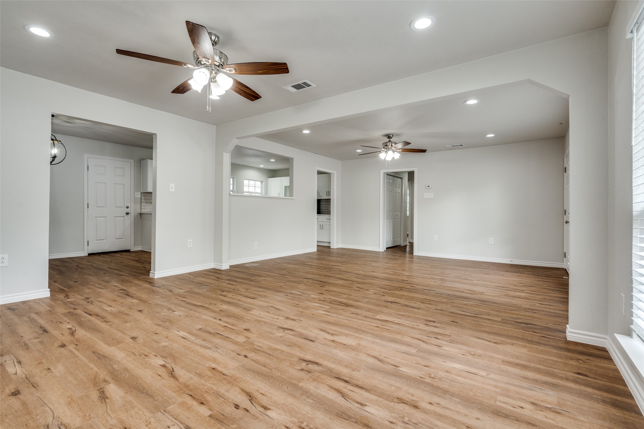 213 E Ridgewood