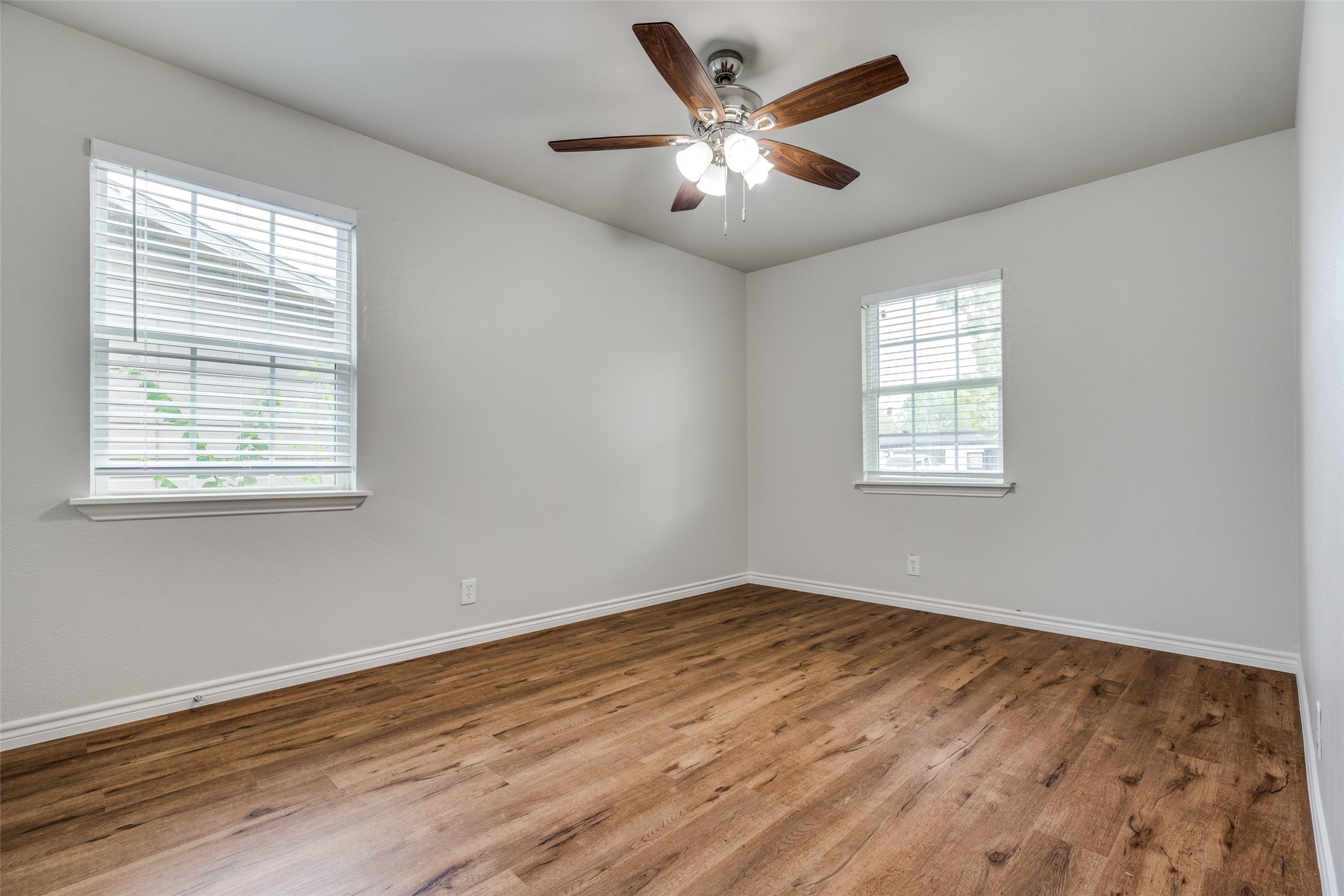 213 E Ridgewood
