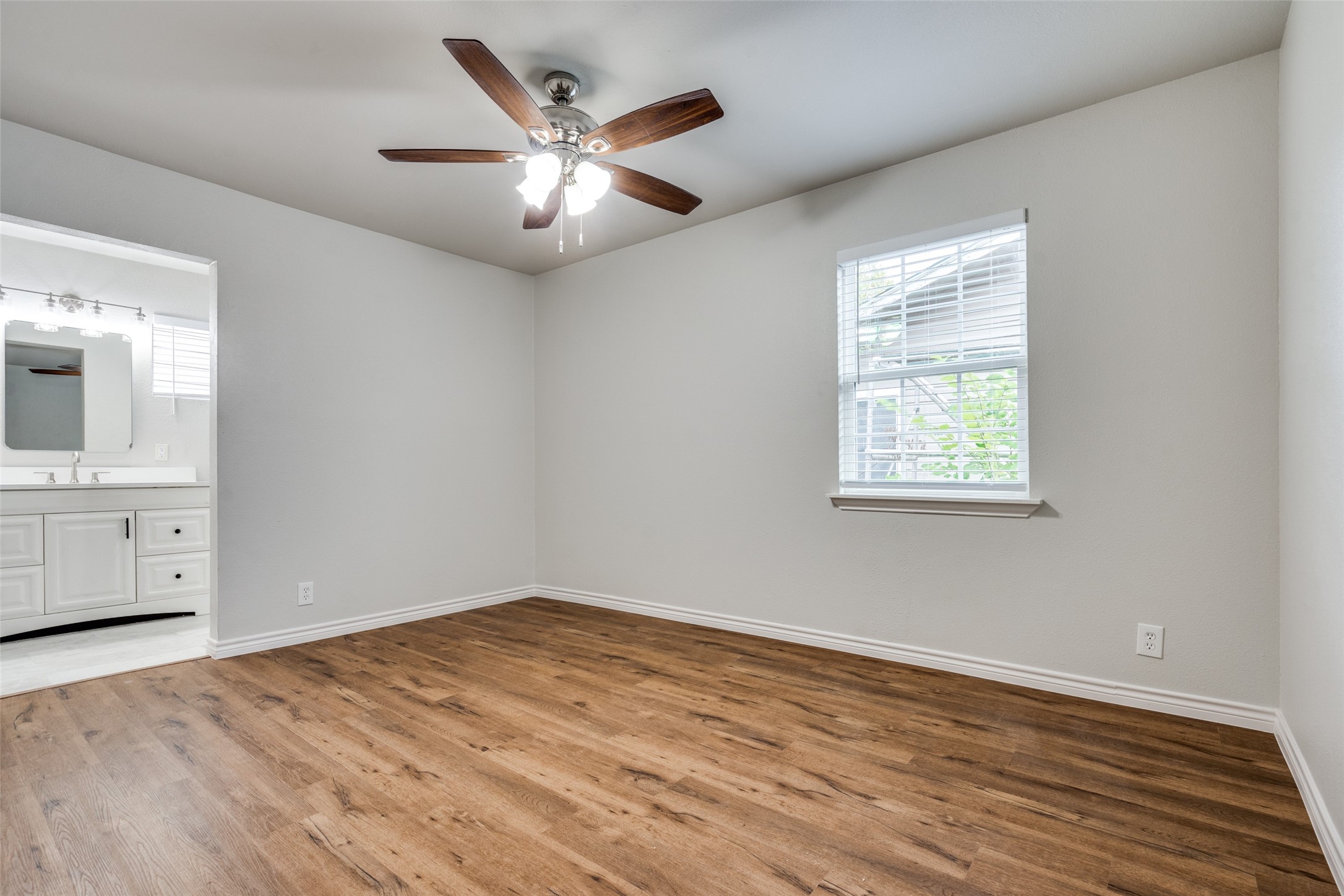 213 E Ridgewood