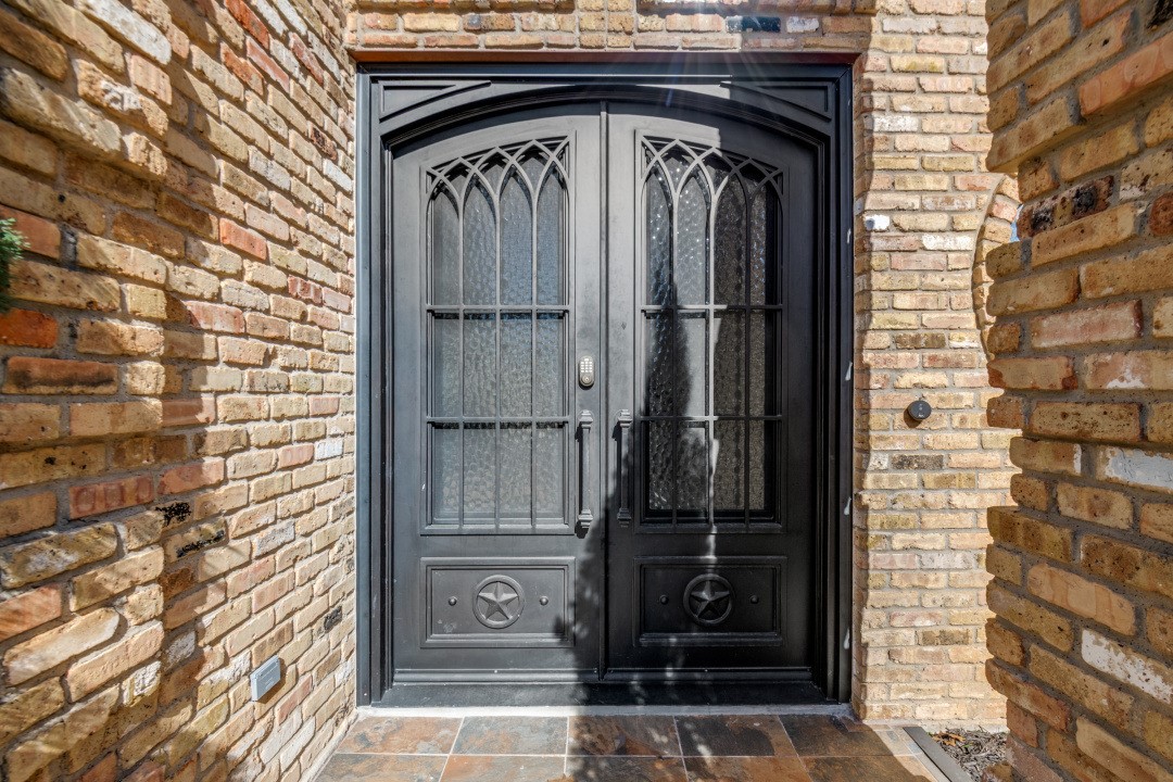 529 Chippendale Drive