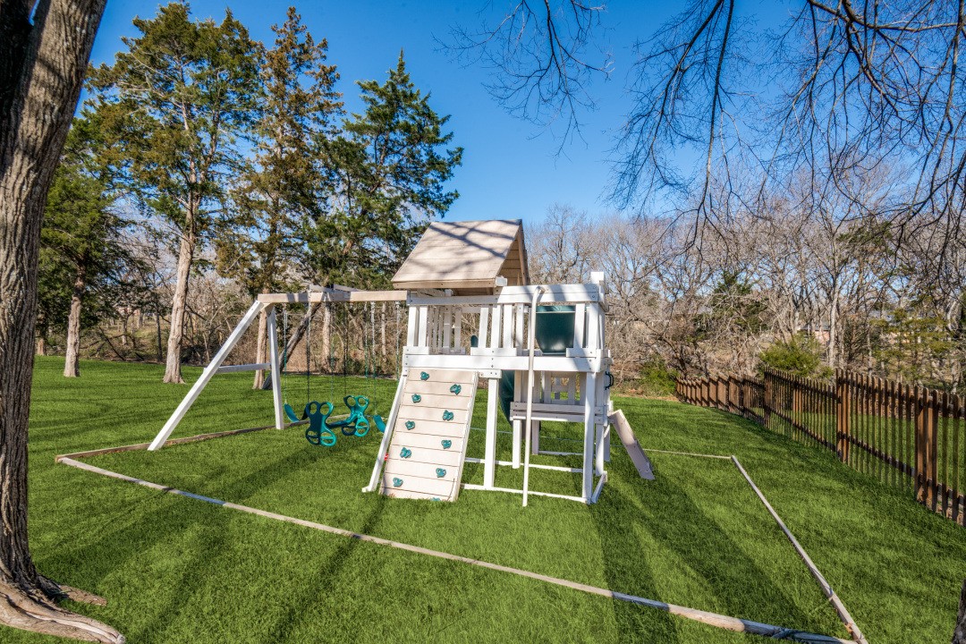 529 Chippendale Drive