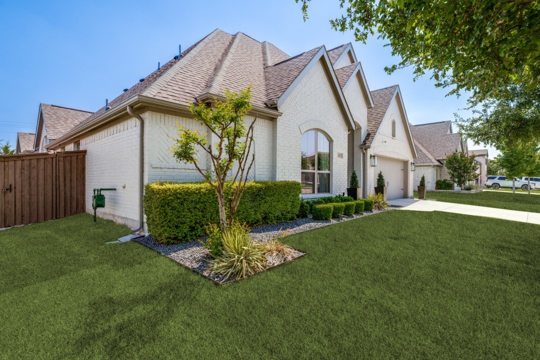 1513 Snapdragon Court