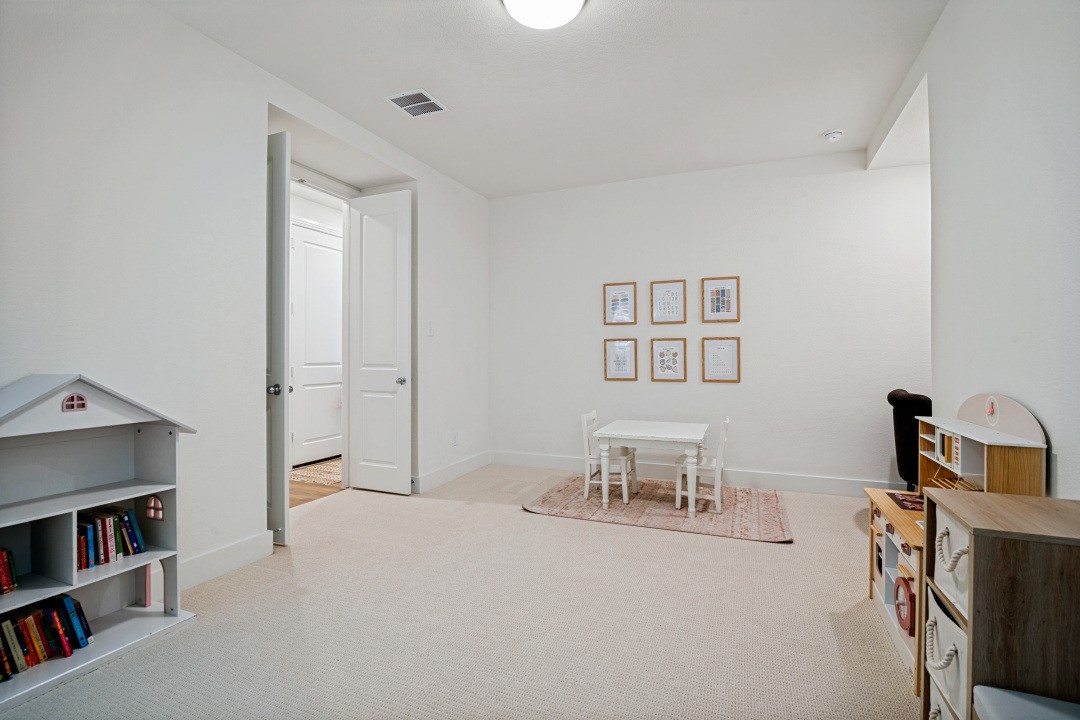 1046 Bearing Street