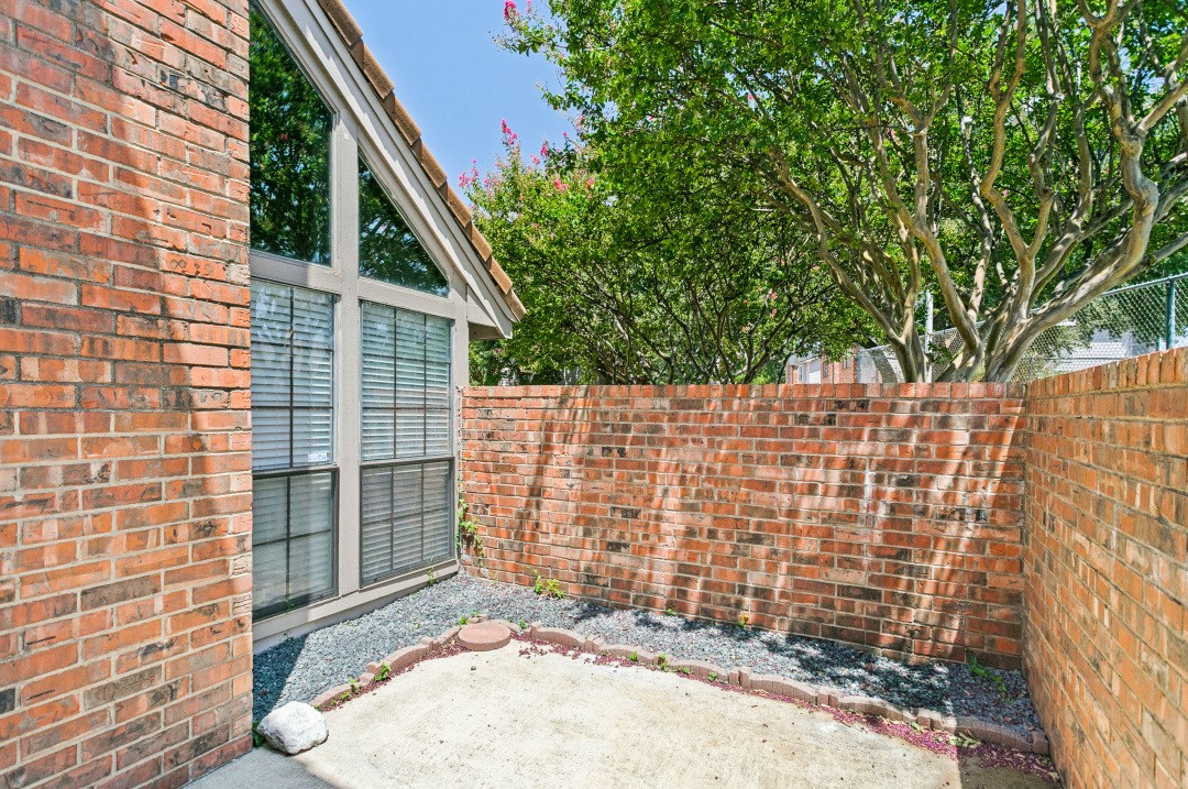18240 Midway Road 905
