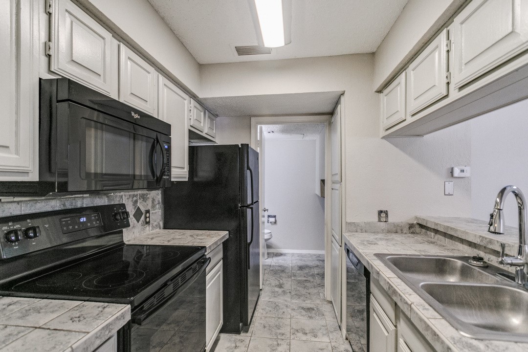18240 Midway Road 905