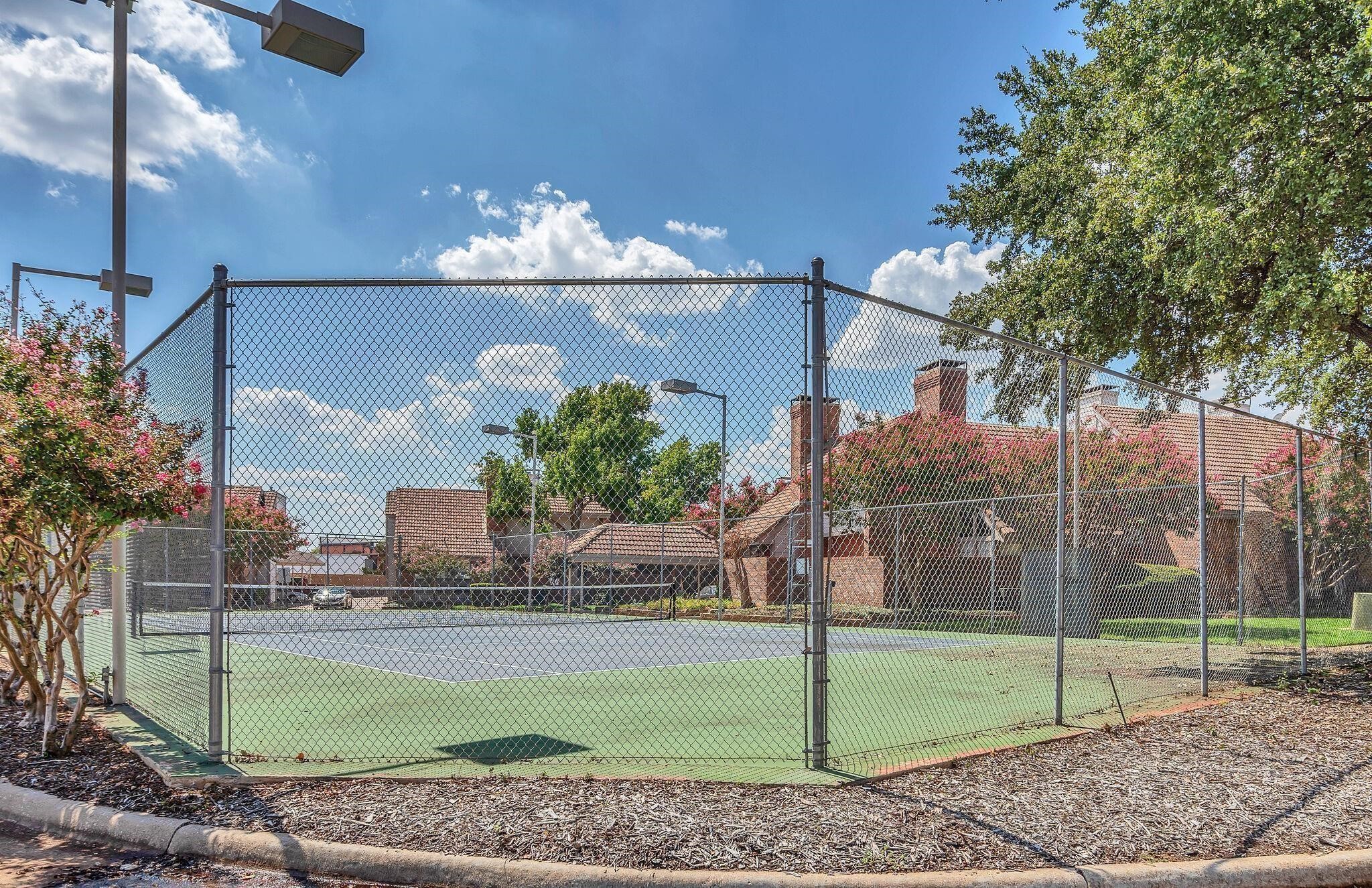 18240 Midway Road 905