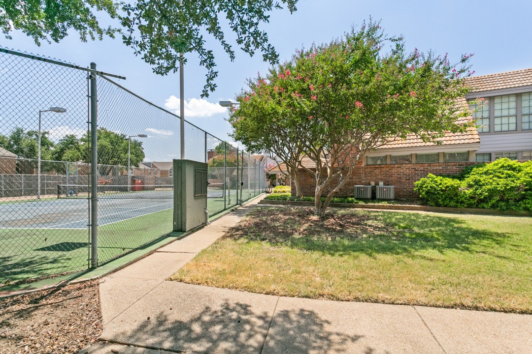 18240 Midway Road 905
