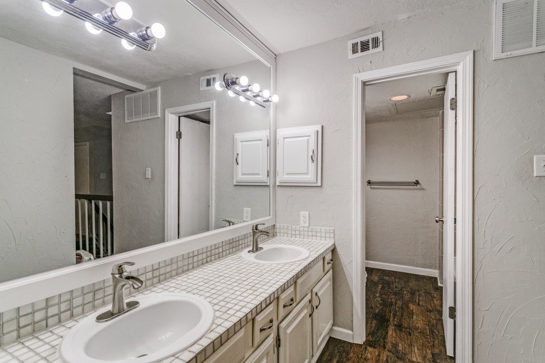 18240 Midway Road 905