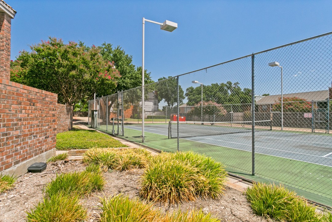 18240 Midway Road 905