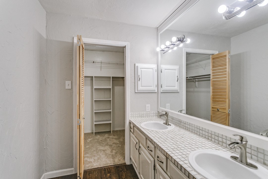 18240 Midway Road 905