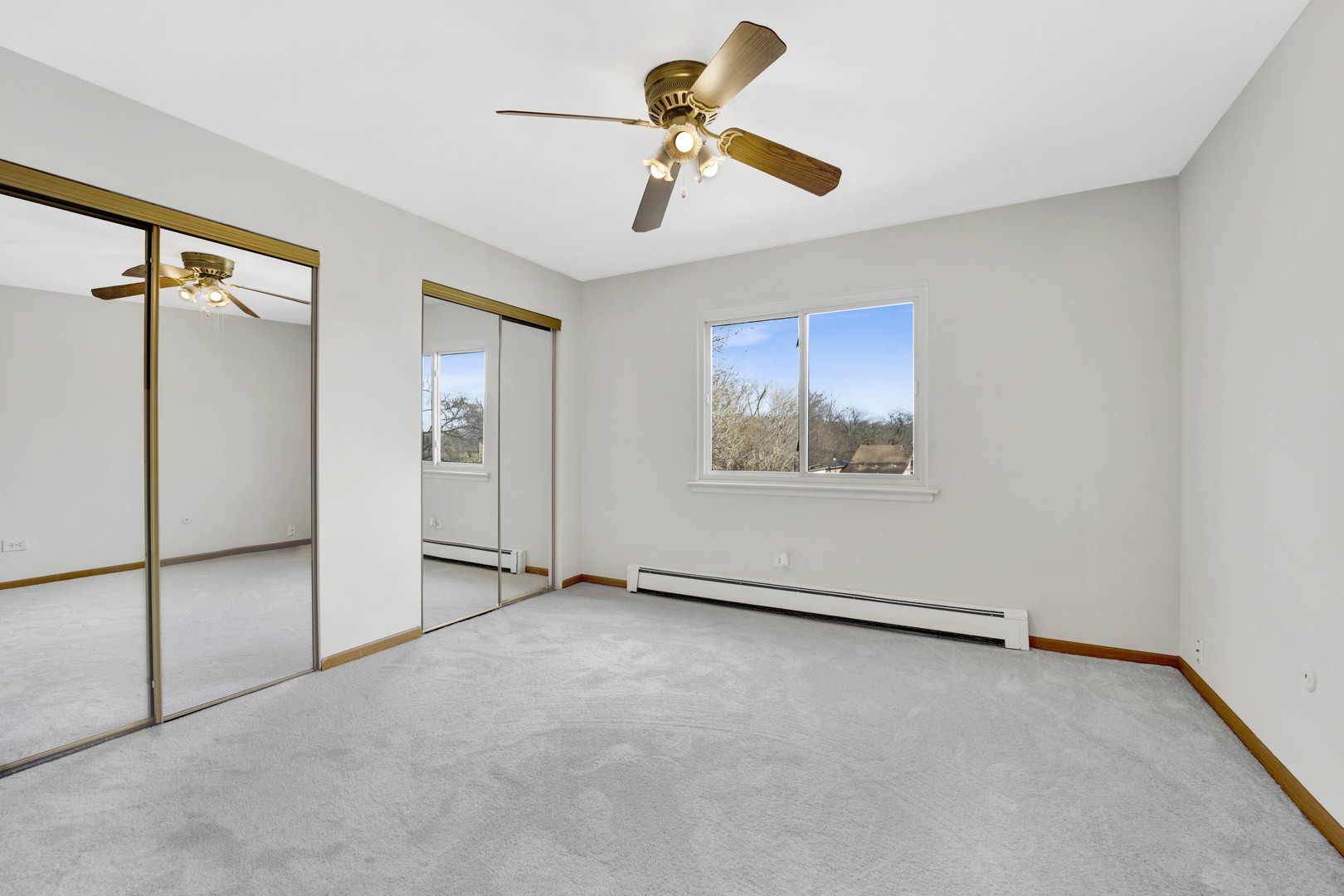 9S220 LAKE Drive Unit: 16-201