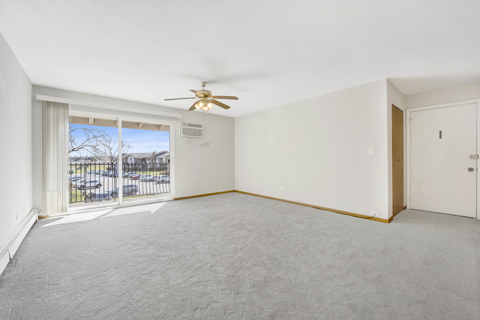 9S220 LAKE Drive Unit: 16-201