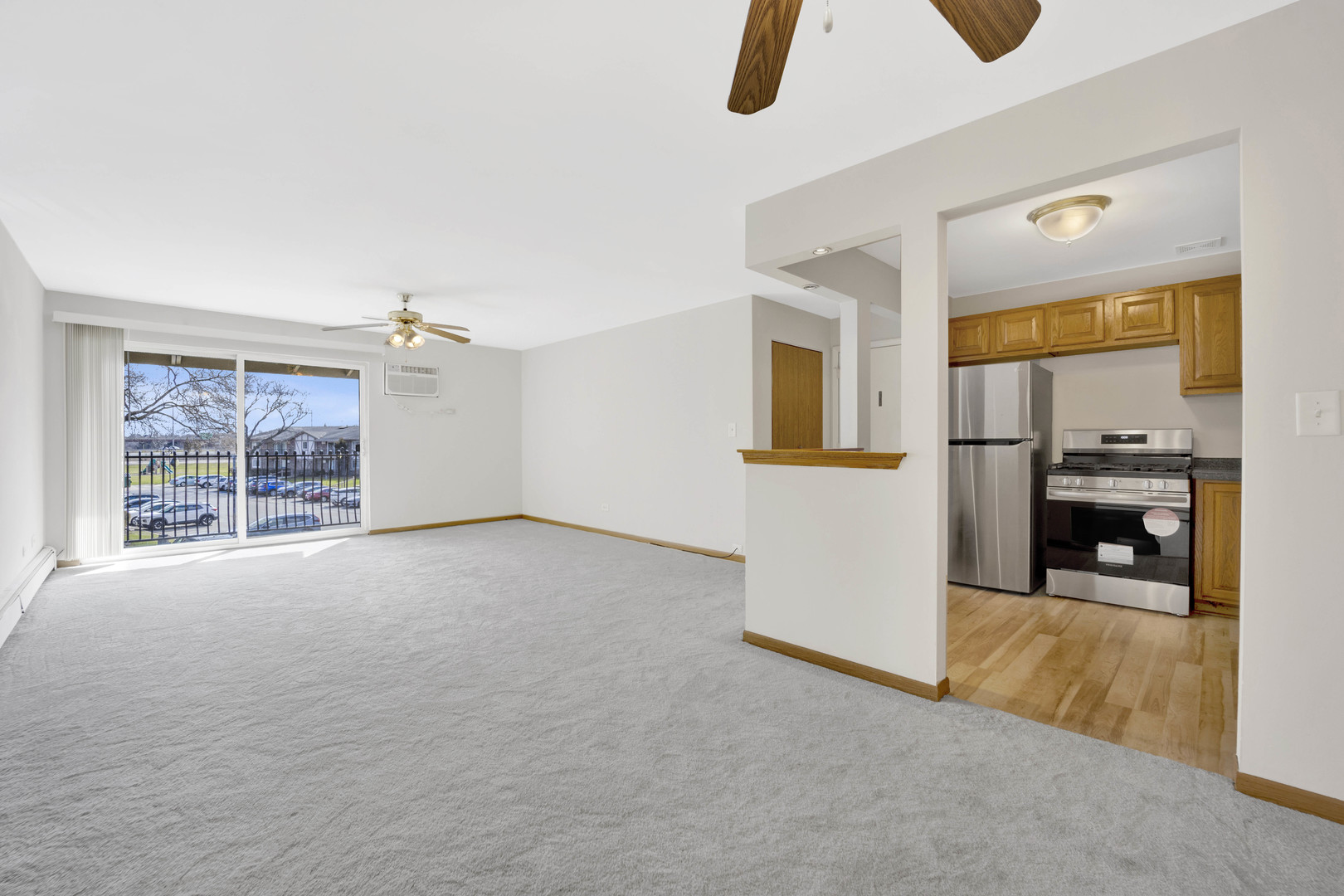 9S220 LAKE Drive Unit: 16-201