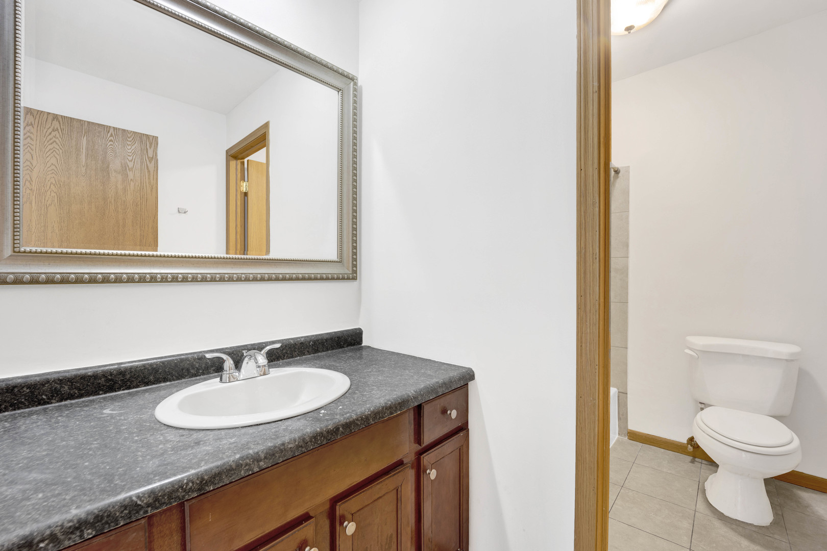 9S220 LAKE Drive Unit: 16-201