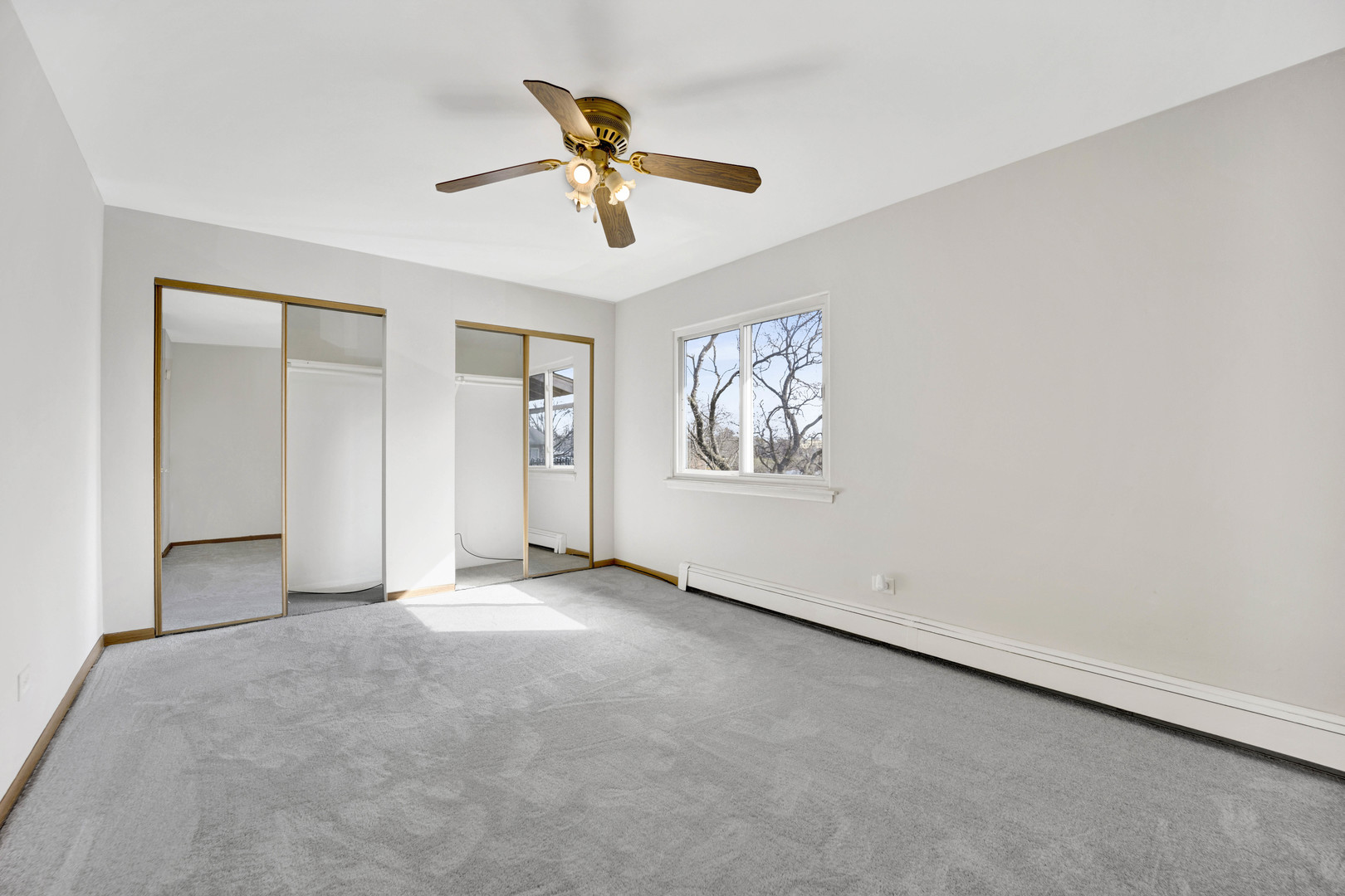 9S220 LAKE Drive Unit: 16-201